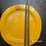 番茄锅味道很浓郁，辣锅越煮越辣