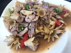 石榴花炒肉-乡绅本色白家厨坊