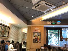 大堂-潮庭港式茶餐厅·熊仔奶茶(同济广场店)