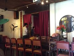 -Cuc Gach Quan Restaurant