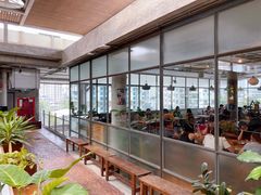 -ROAST coffee & eatery