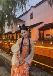-一揽芳华汉服旗袍体验馆(拙政园店)