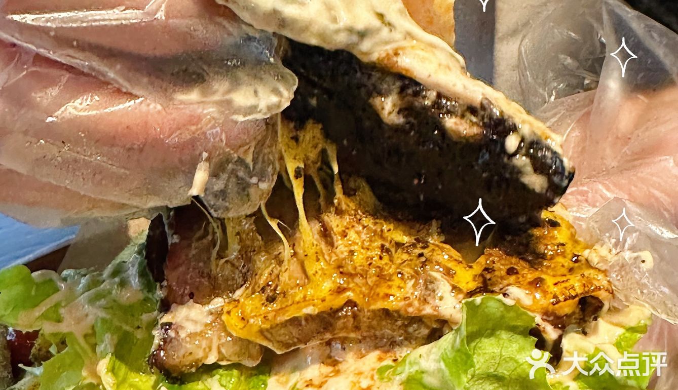 昆明汉堡专门店🍔本十三手工汉堡双层牛排太顶啦‼️