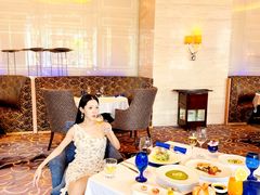 -AZUR聚(香格里拉饭店)