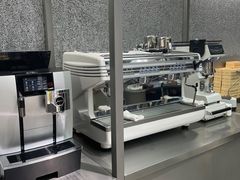 -好利来(上海虹桥新天地Lab主题店)
