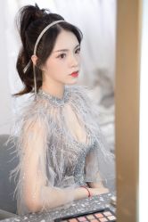 -艾米丽婚纱礼服