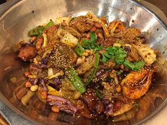 -愉肴麻辣香锅(中山路店)