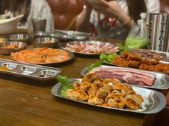 厚切五花肉-·缸桶屋·韩式牛肋条自助烤肉(西湖D11店)