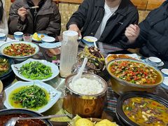 -老滇山寨•云南特色菜•地方菜•民族风情歌舞表演(金碧店)