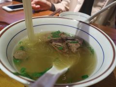 牛肉粉丝汤-鑫震源·苏式大虾生煎(山塘街店)