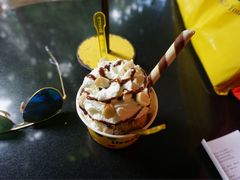 -莓园冰淇淋店