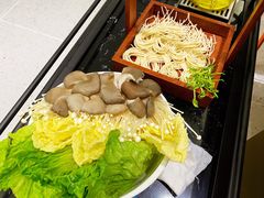 -红鼎豆捞·非遗鲍皇汤火锅(宝丰路店)