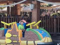 -七彩云南欢乐世界