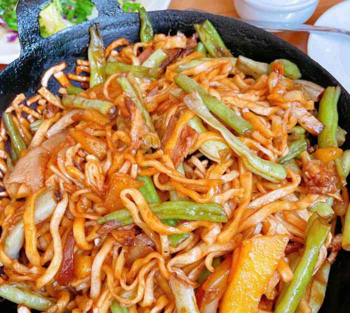 溢鑫缘酱肉焖面馆(大营盘店)-"价格实惠,口感好.环境也不错.