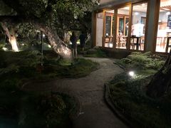 -Chom Cafe and Restaurant