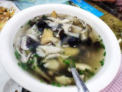 黄精三鲜汤-宜城私房菜.臭鳜鱼(九华新街店)