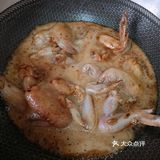 色香味俱全的鸡翅，吃在嘴里，甜在心里