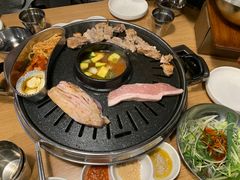 -江南猪肉商会无限续吃(弘大店)