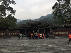-峨眉山报国寺
