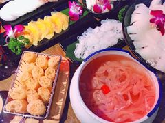 -三人行骨头王火锅(长寿店)