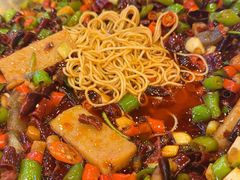 铁锅酱美牛蛙-叒缘夜光杯(望江橡树林店)