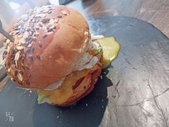 -HIGH FIVE哈福手工汉堡(桂林路店)