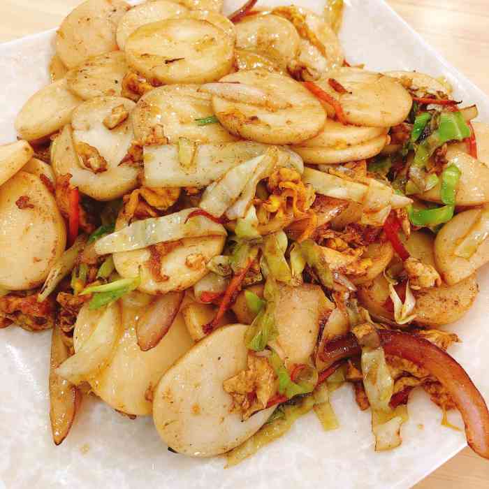 好周道沙县小吃(三弦金街店)-"[发呆]对面奔驰没有东西吃,只能到这里