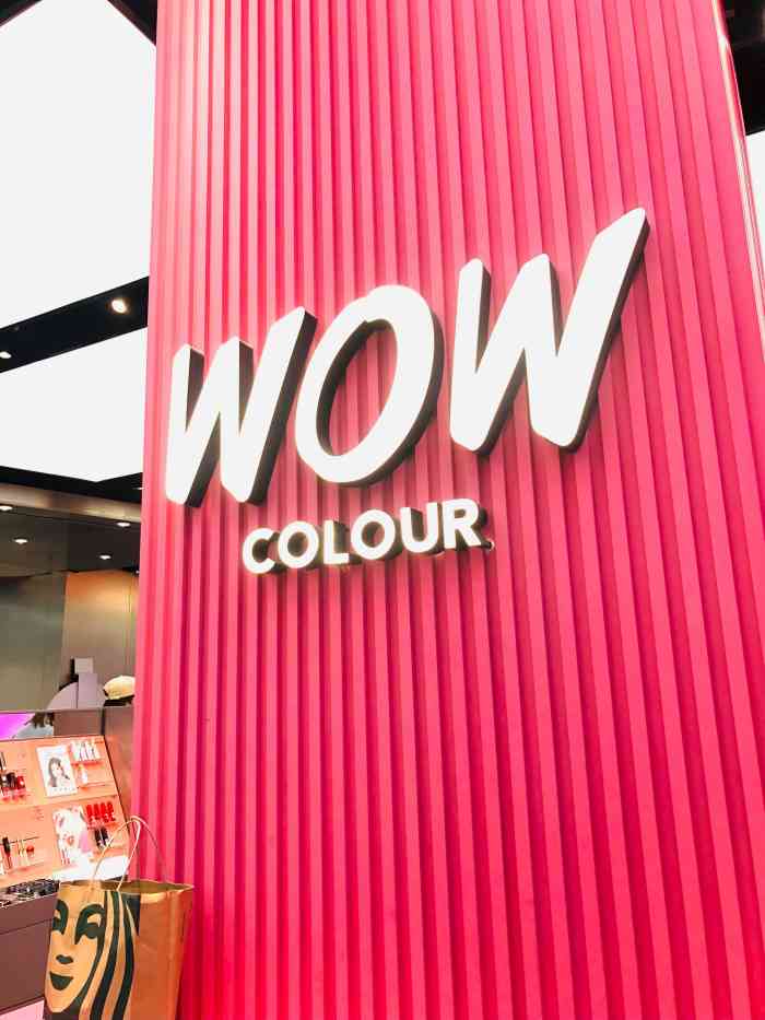 wow colour(悦荟城店)-"主要是国货品牌,开在悦荟一楼,喜欢工作日.