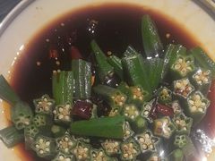 -八府香鸭·啫啫煲(华山路店)