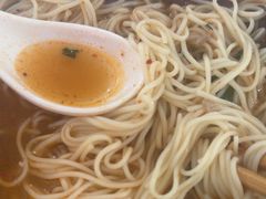 -小杨生煎(金山百联购物中心3楼店)