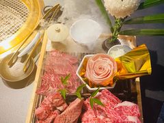 -铭牛烧肉·和牛海鲜自助(高新月牙湖店)