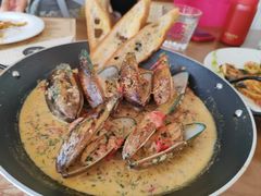 -Mark&Mars Restaurant