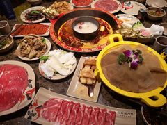 菌汤鸳鸯锅-椒香城门口重庆老火锅(宝安固戍店)
