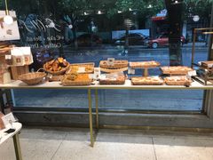 面包甜点陈列柜-爱上甜蜜蜜(田盛街店)