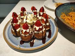 草莓忌廉华夫饼-BE BRIGHT KITCHEN(正佳广场店)