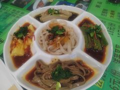 小吃五拼-令氏家外家周秦食府(高新店)