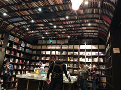 -钟书阁(松江泰晤士小镇店)