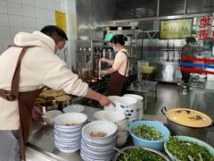 -珀玉莲花白米线店