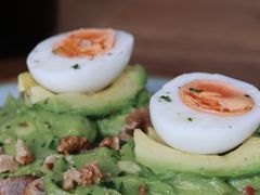 牛油果煮蛋吐司-RAC BAR(安福路店)