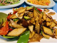 -香巴拉云南餐厅(华莱坞店)