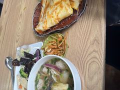 -石门侯·石门馄饨侯(革新北街店)