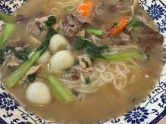 -邱芳粉店(迎宾大道旗舰店)