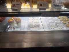 面包甜点陈列柜-喜茶(广州天汇igc店)