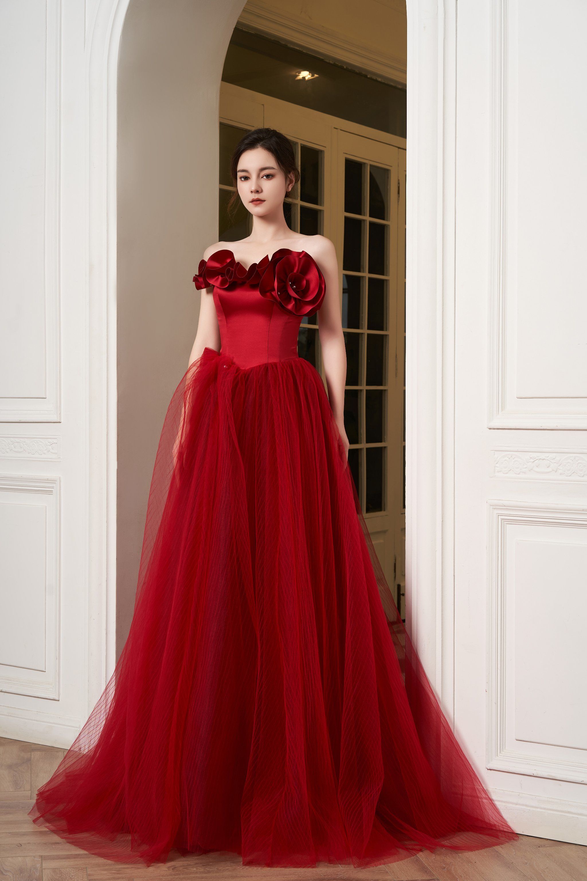 设计独特时尚小众红色礼服北京
