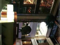 -浅深休闲酒店-停车场
