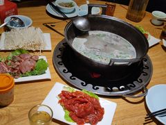 -茸梅路右拐龙虾-农家菜(松江店)