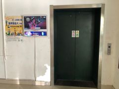独立货梯直达门店-好易仓迷你仓私人小仓库(大宁店)