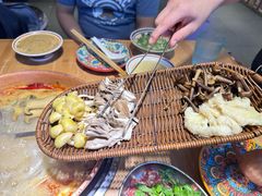 -洱火云南酸菜牛肉火锅(石景山当代商城店)