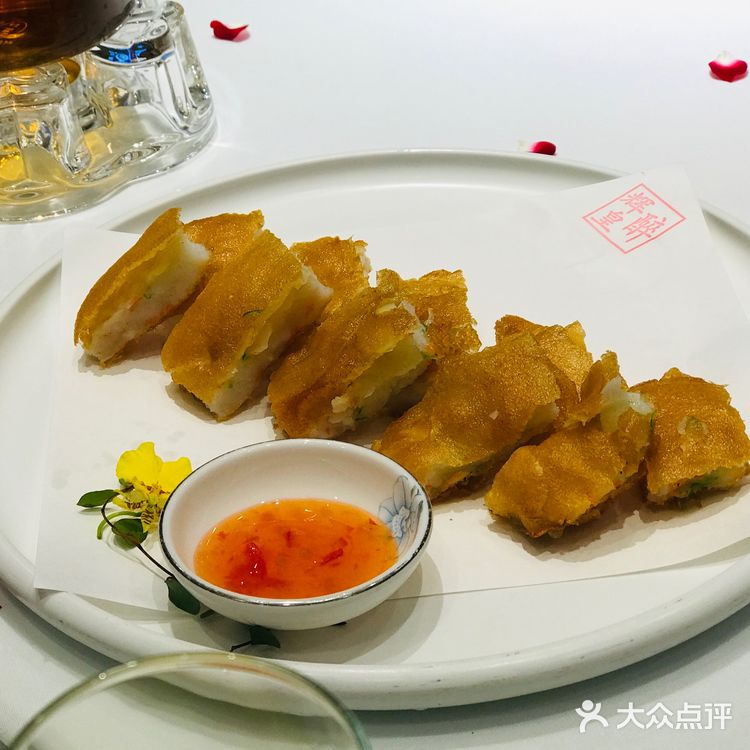堂灼雪花牛肉牛肉纹理分明 涮几秒钟 就可以入口了