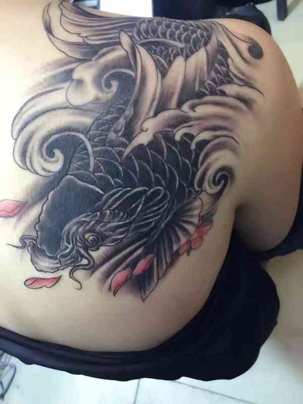 松岗黑色会纹身